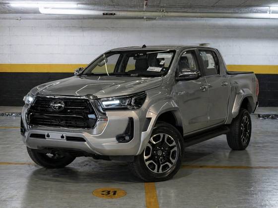 TOYOTA HILUX 2.8 D-4D TURBO DIESEL CD SRX PLUS 4X4 AUTOMÁTICO TOYOTA HILUX 2.8 D-4D TURBO DIESEL CD SRX PLUS 4X4 AUTOMÁTICO